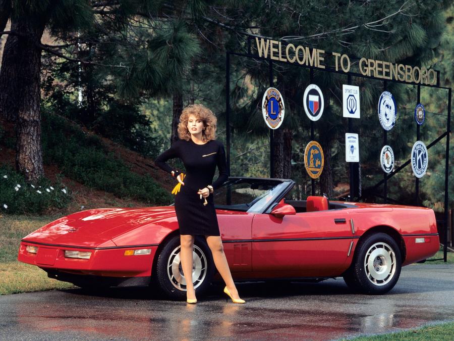  Chevrolet Corvette Convertible 1986 года  (фото 23 из 23)